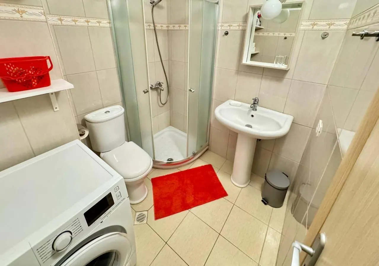 Red Berry Apartment Sarandë 0*,  Albania