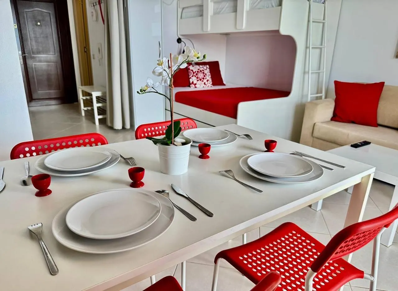 Red Berry Apartment Sarandë 0*,