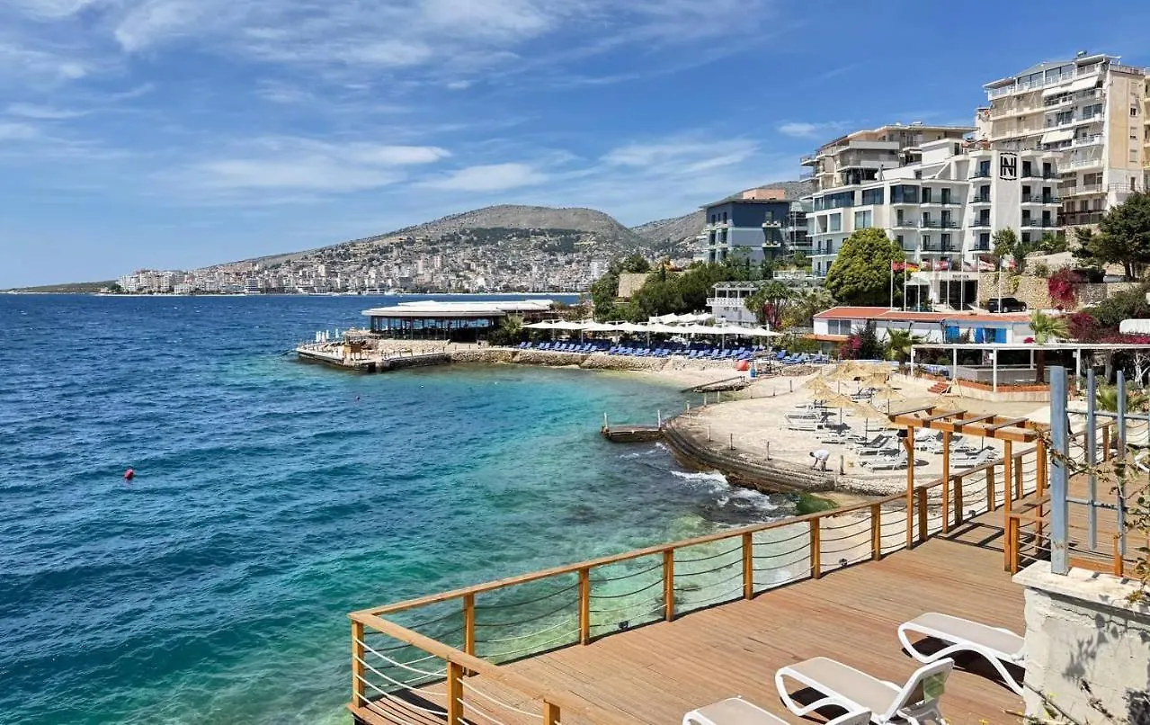 Red Berry Apartment Sarandë