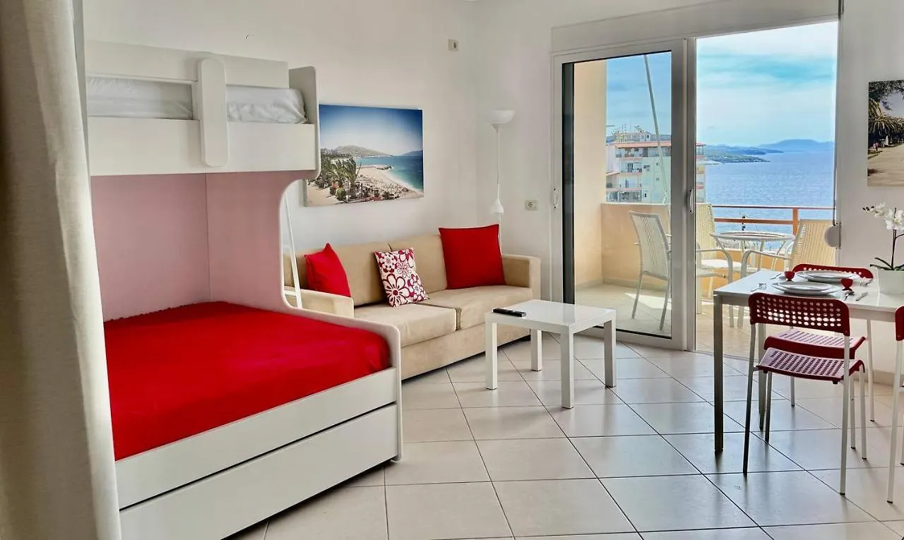 Red Berry Apartment Sarandë