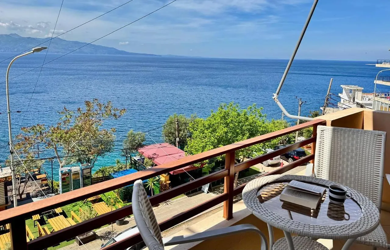 Red Berry Apartment Sarandë